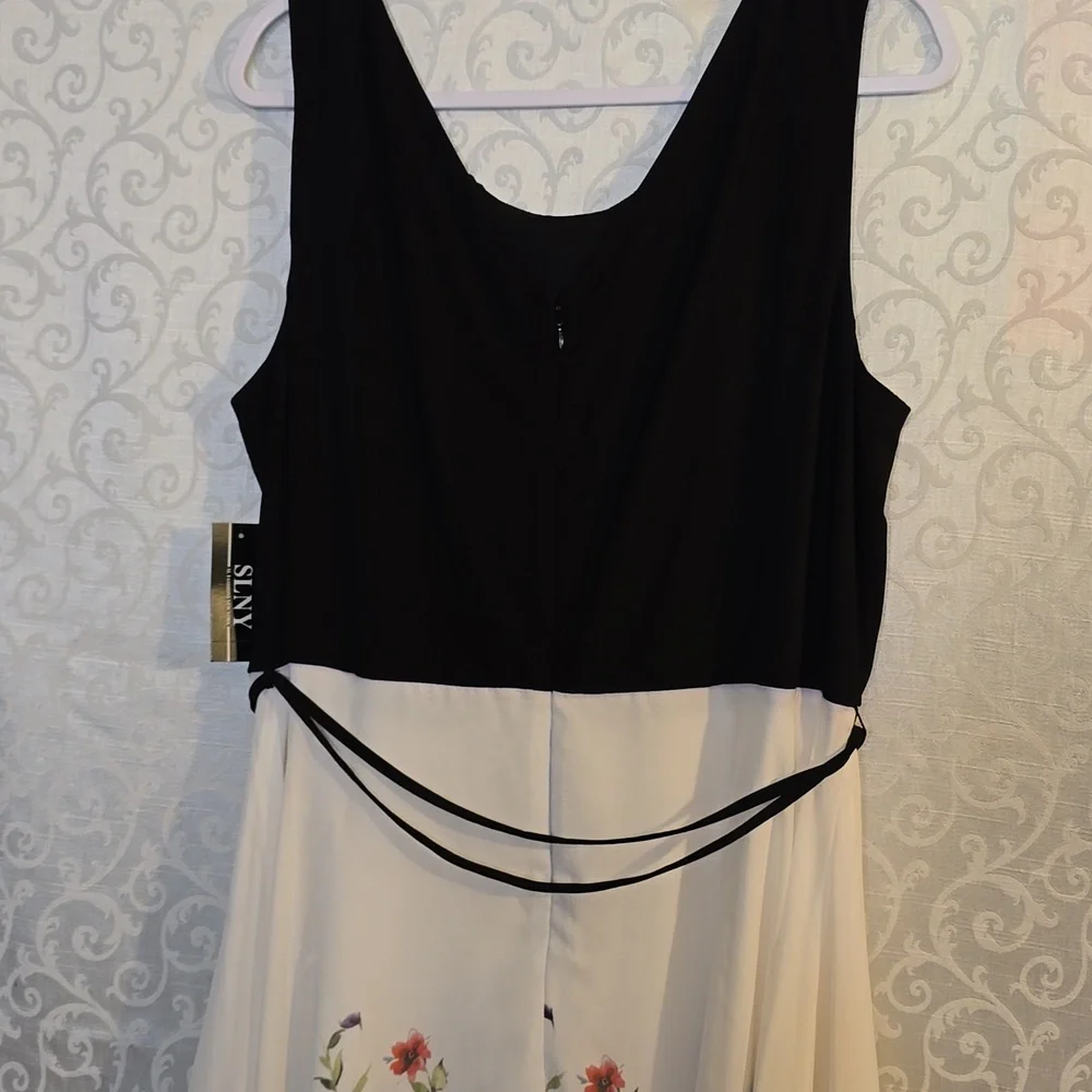 SLNY Black and White Floral Midi Dress - Picture 6 of 9